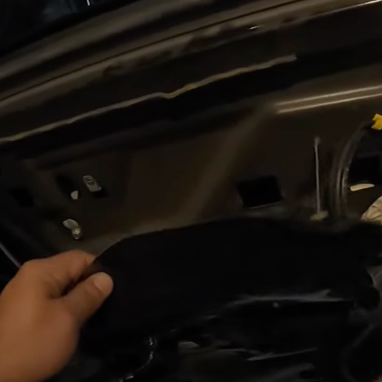 Video: How To Replace a Door Wiring Harness on 2011-2014 Ford F-150