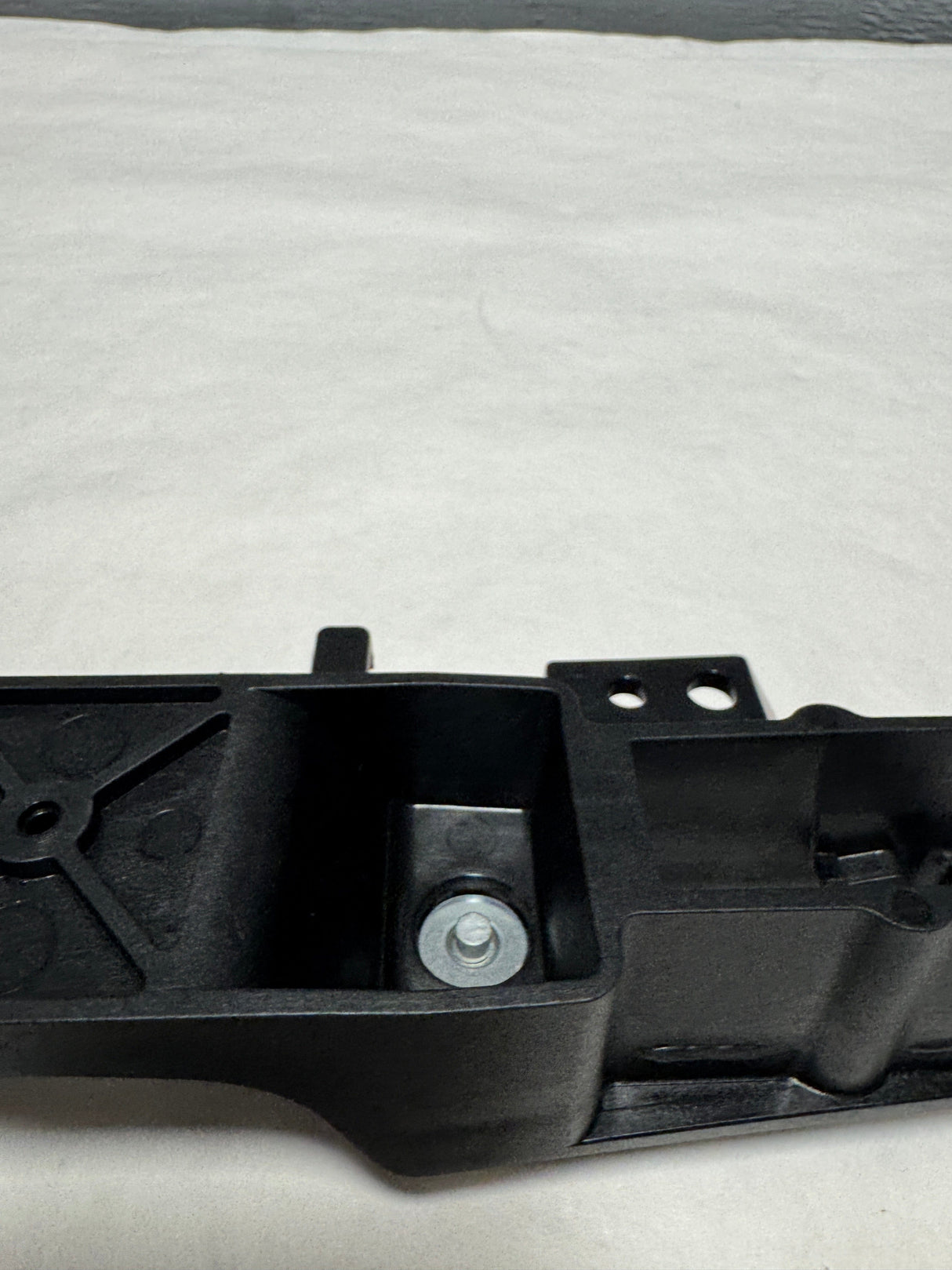 CB5Z-7826685-A 2011-2019 Ford Explorer Front Driver Door Handle Bracket Reinforcement For Keyless Entry Only