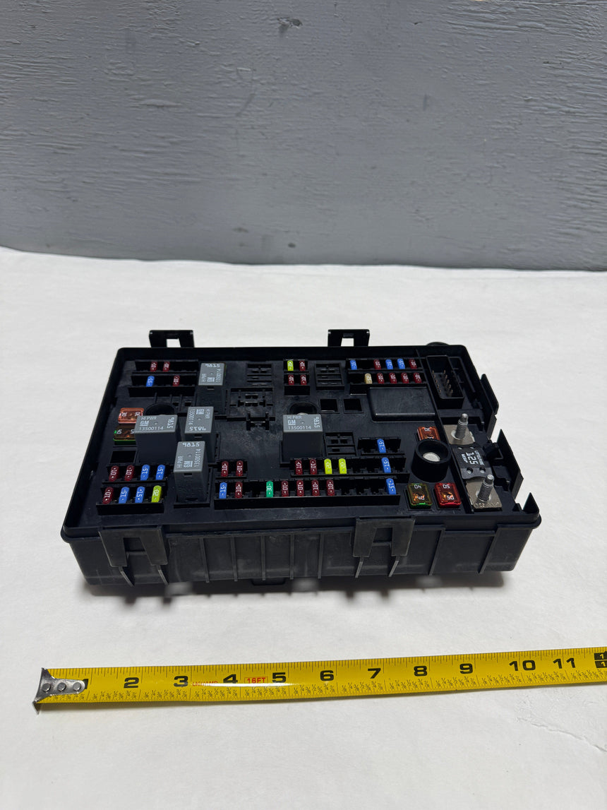 2013-2014 Savana or Express 6.6 Diesel Under Hood Fuse Junction Box OEM