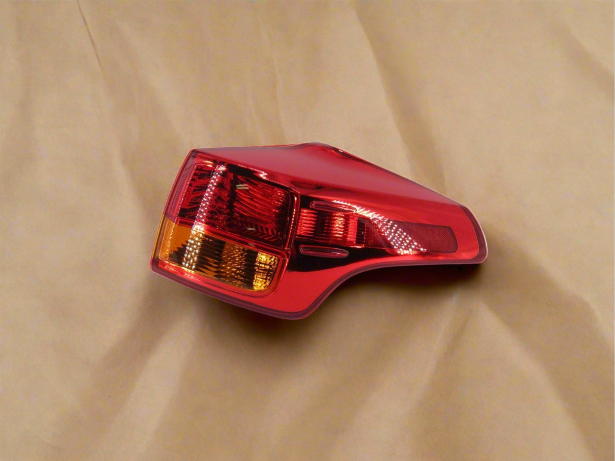 81561-42161 2013-2015 Toyota Rav4 Driver Side Non LED Outer Tail Light For Japan Built Only
