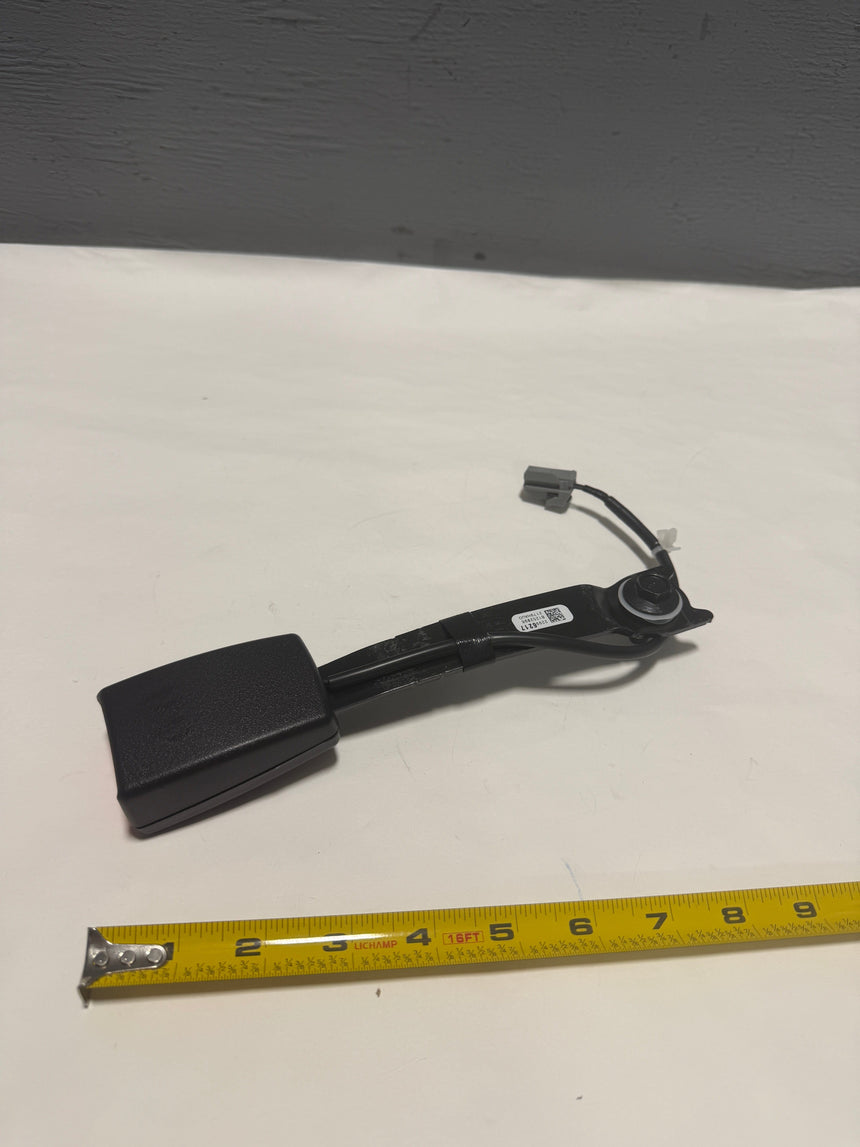 2013-2017 Enclave Acadia Traverse Front Driver Seat Belt Buckle End Black