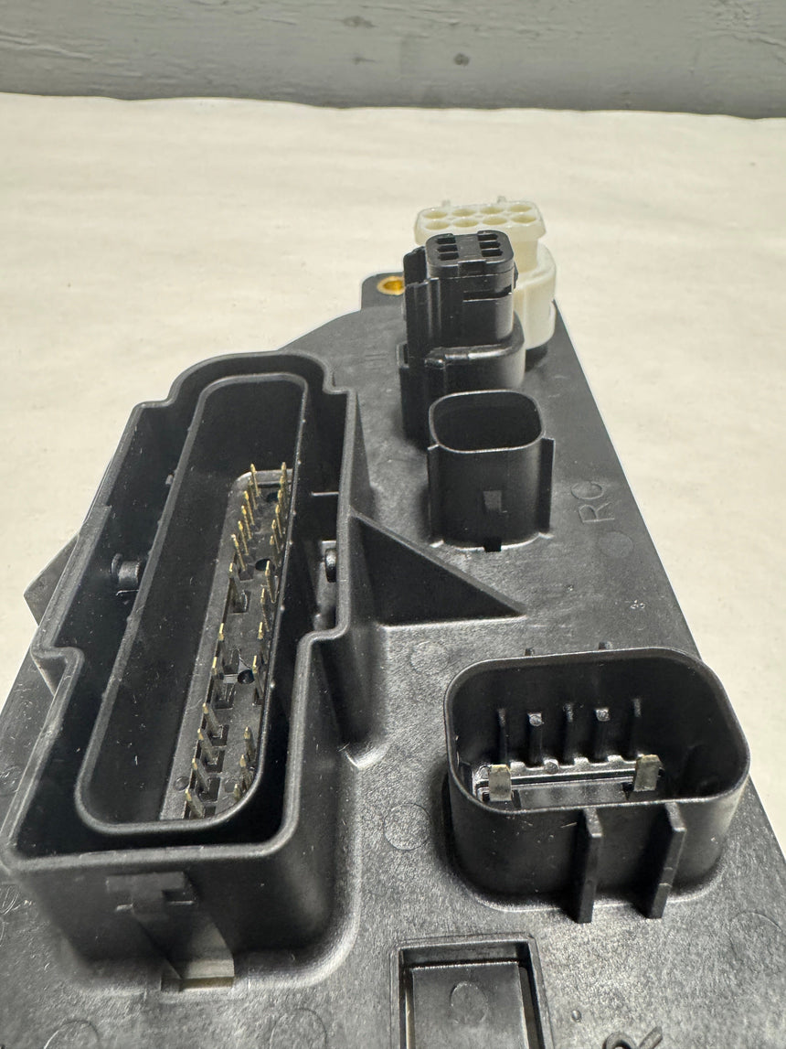 2014-2015 Silverado Sierra Rear Lamp Wiring Harness Junction Block For Camera Equipped Only
