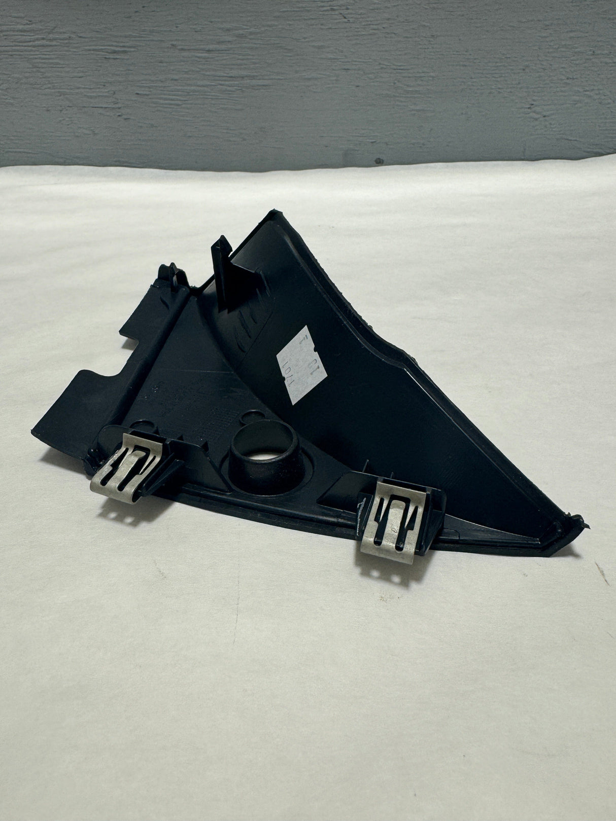 23178017 2014-2018 Silverado Sierra 1500 Windshield Cowl Cover Cap Passenger Side OEM