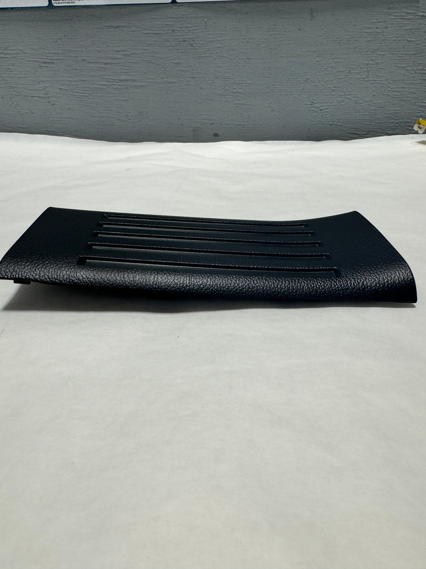 2014-2019 Silverado Sierra Double Cab Black Rear Passenger Door Sill Garnish Molding OEM