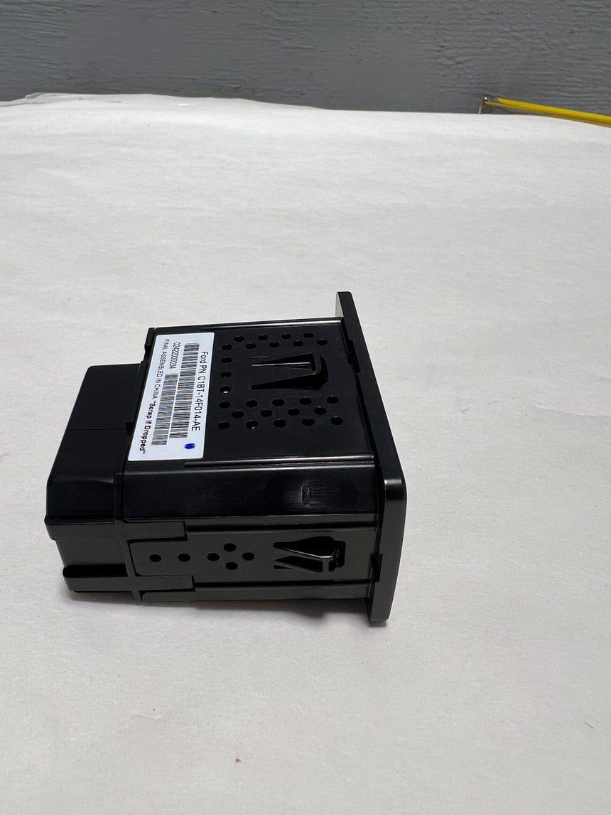 2015-2016 Ford F-150 Sync Transceiver Dual USB SD Card Line In Jack