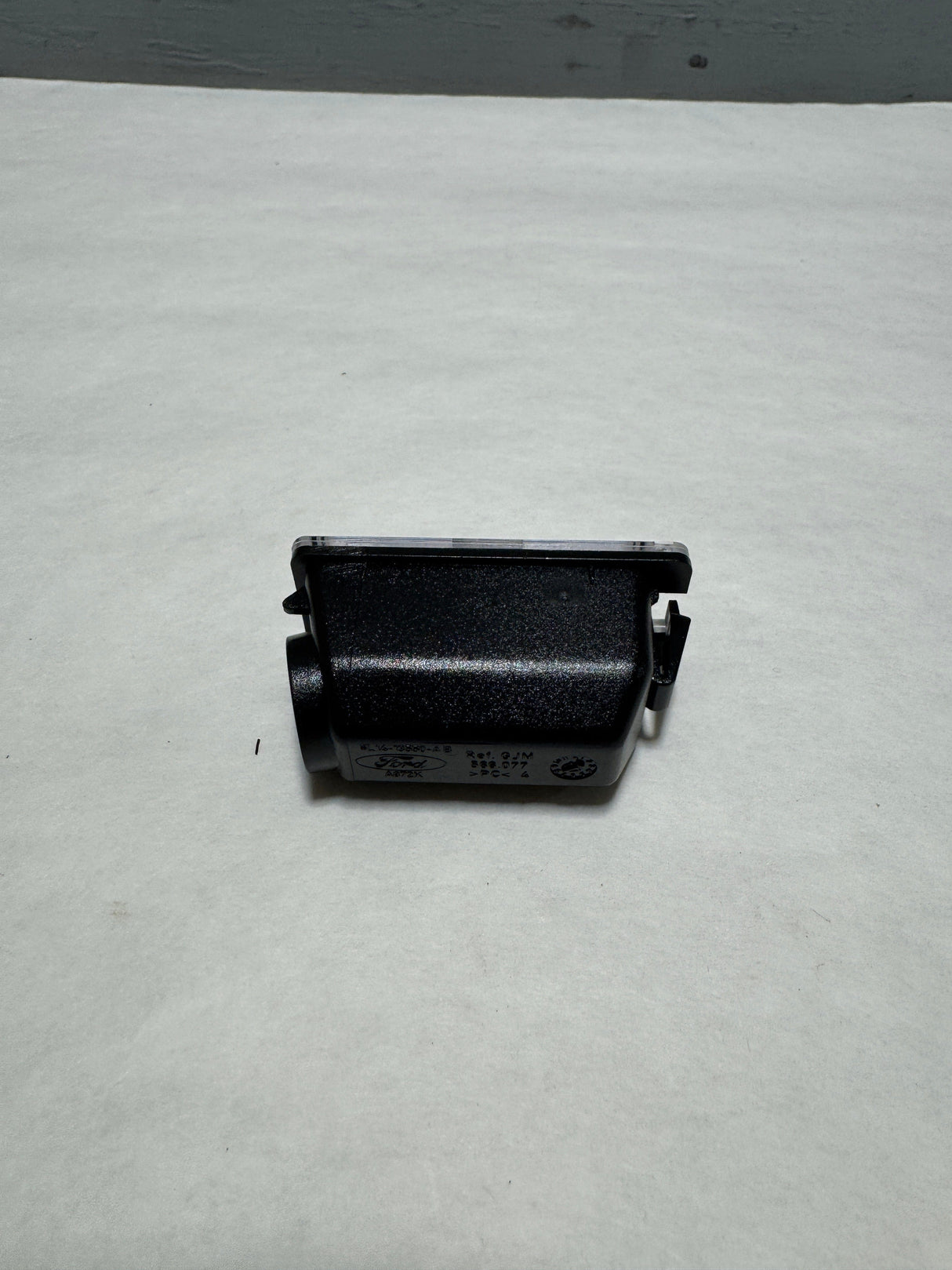 FL1Z-13550-B 2015-2017 Ford Expedition (1) OEM License Plate Light Lamp