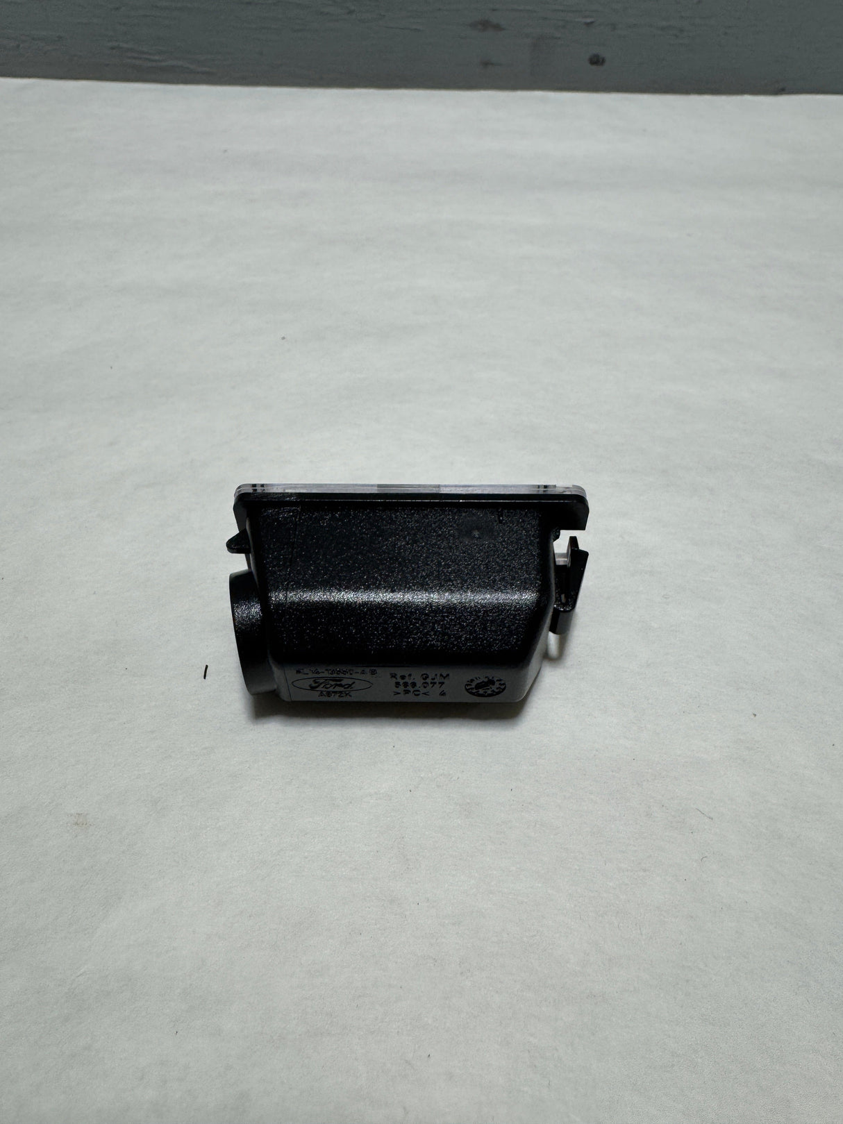 FL1Z-13550-B 2015-2017 Ford Expedition (1) OEM License Plate Light Lamp