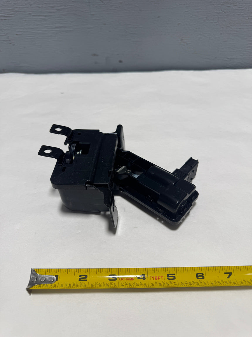 2015-2024 Tahoe Yukon Escalade Tail Gate Window Latch Actuator Genuine OEM