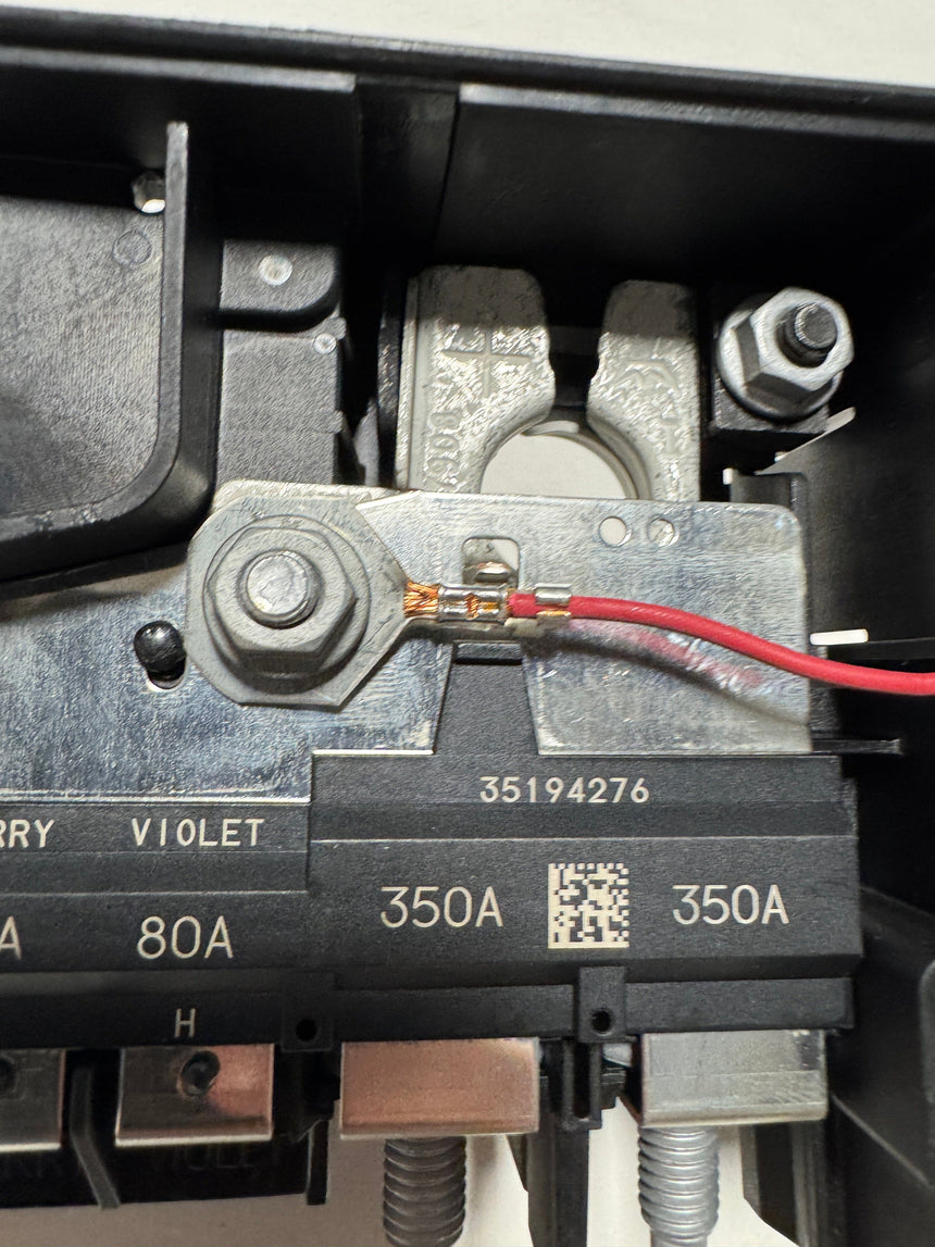 2016-2024 Chevrolet Malibu Battery Distribution Engine Fuse Breaker Block OEM New