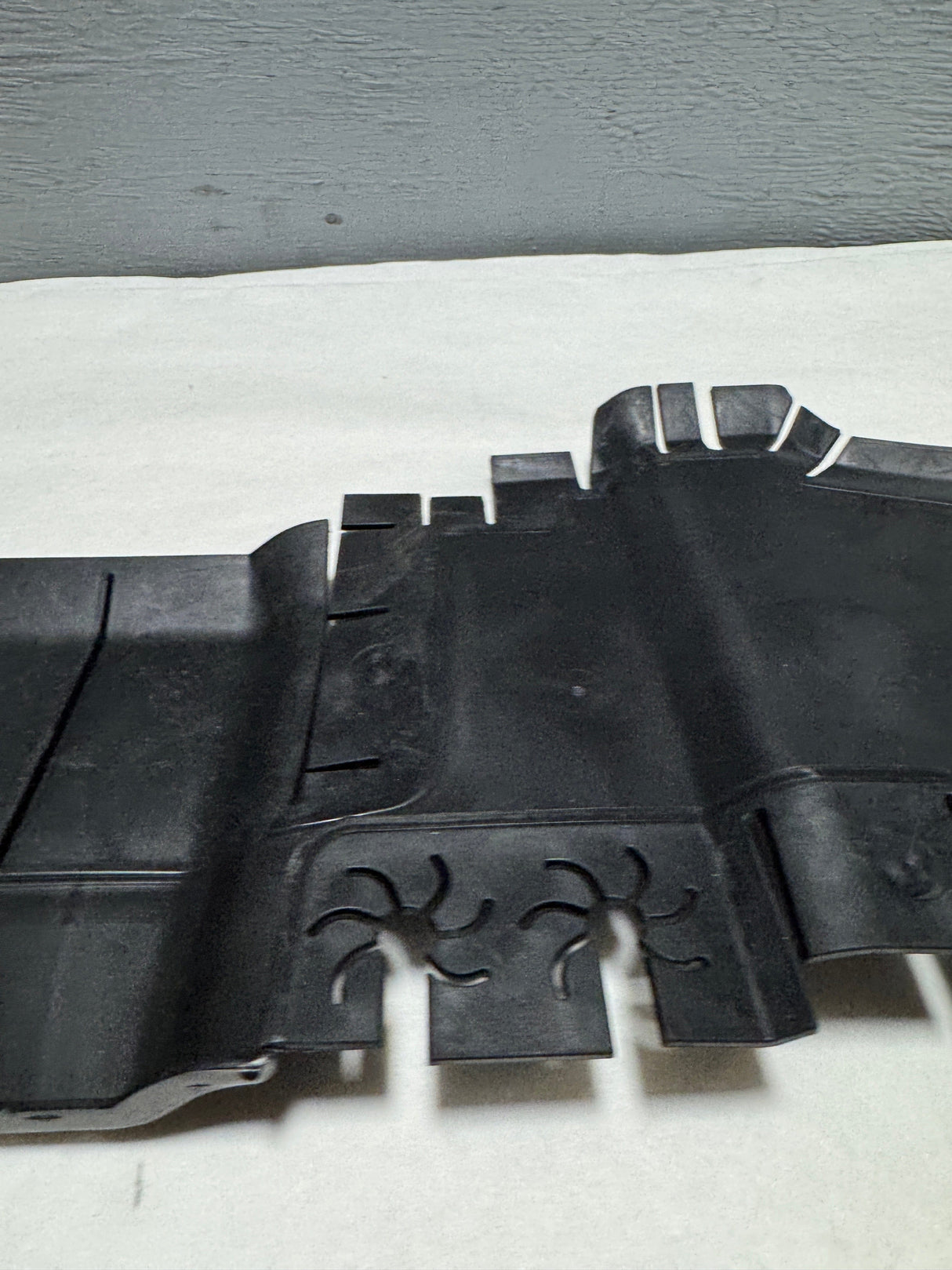 68244561AB 2017-2021 Jeep Compass 2.4 Driver Side Radiator Side Shield OEM