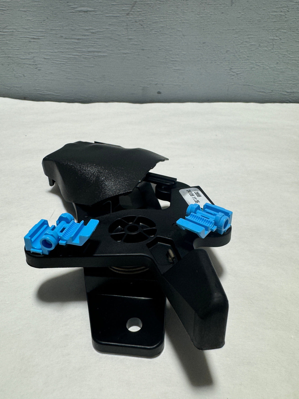 GC3Z-9943170-E 2017-2022 Ford F-250 F-350 Power Tailgate Lock Power Actuator Latch OEM