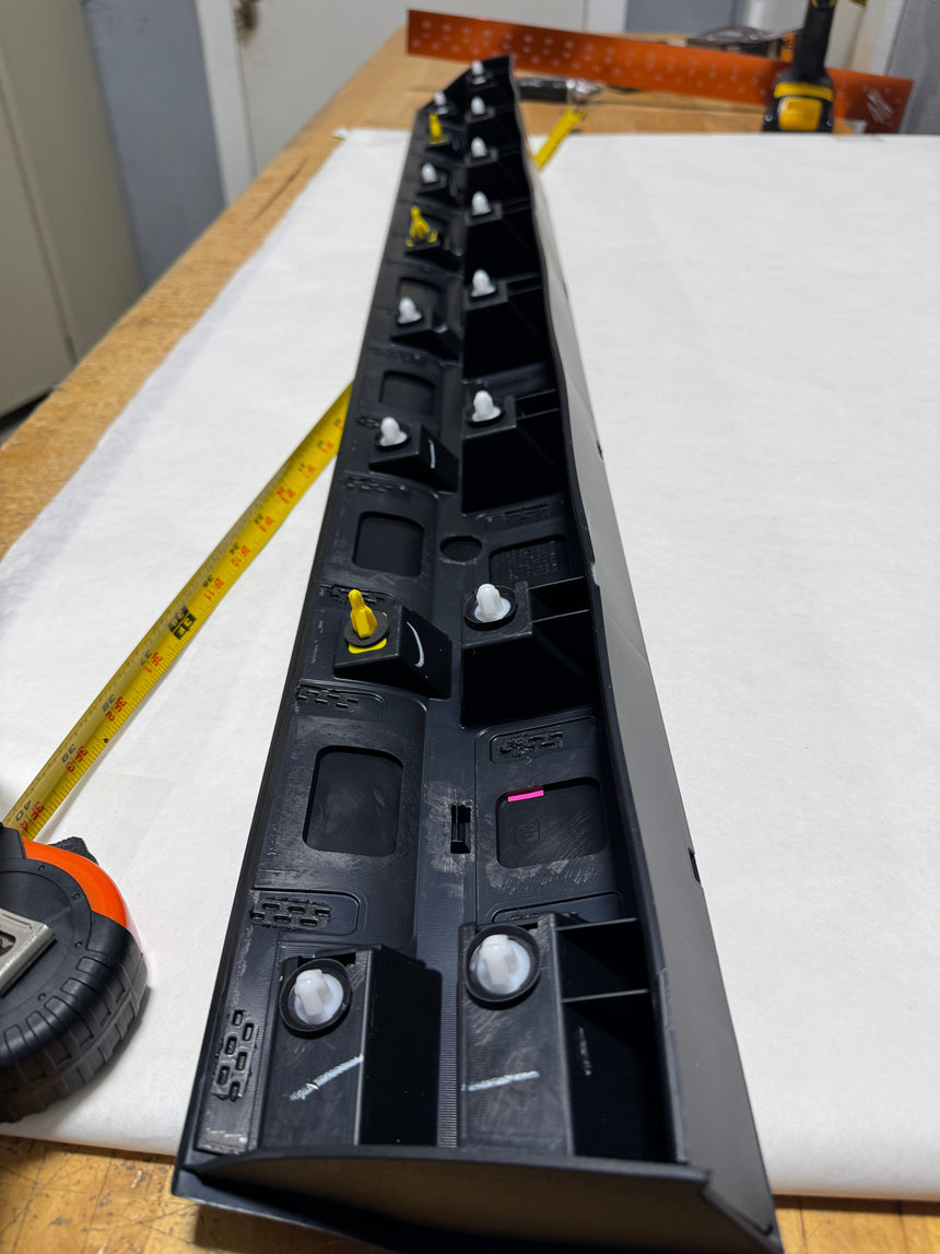 2017-2024 Cadillac Xt5 Front Lower Driver Side Black Door Trim Molding OEM