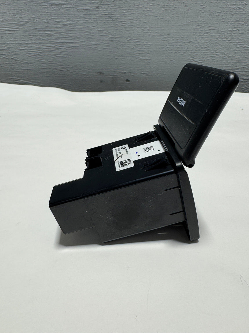 2018-2025 Jeep Wrangler JL or Gladiator Media Hub Connector OEM