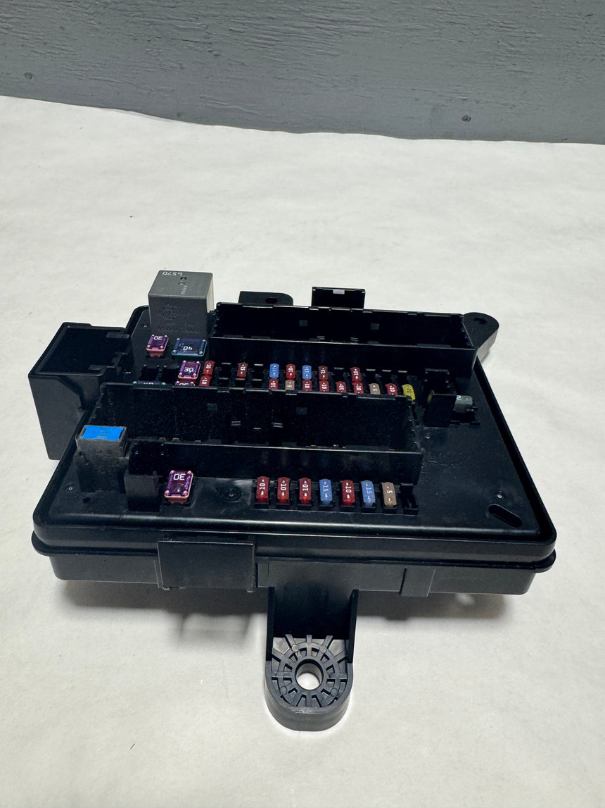 2018 Camaro Rear Body Fuse Box Junction Block 7108 On Your Box