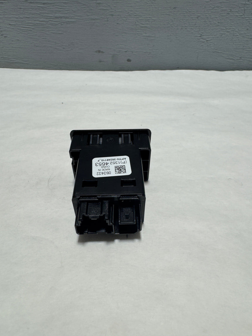 2019-2022 Silverado Sierra Dash USB Receptacle Port Genuine OEM New