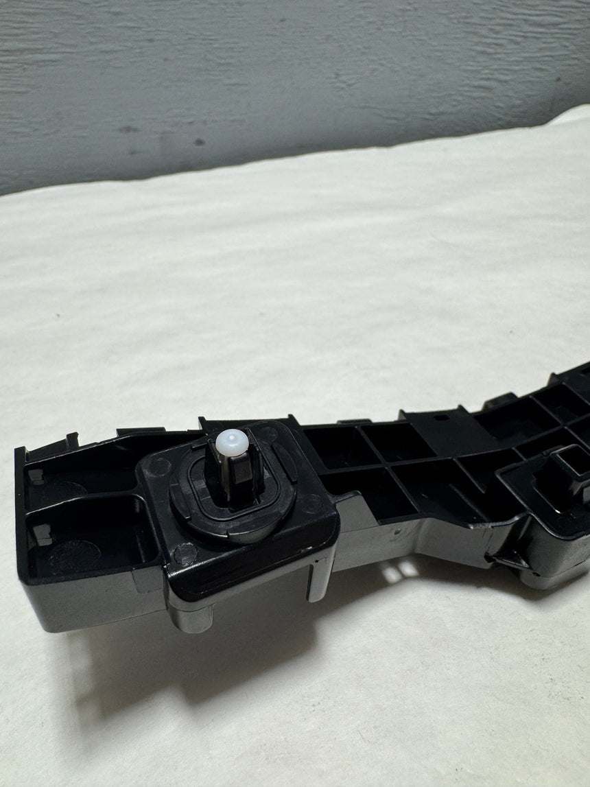 2019-2022 Honda HR-V Front Bumper Passenger Side Retainer Bracket OEM