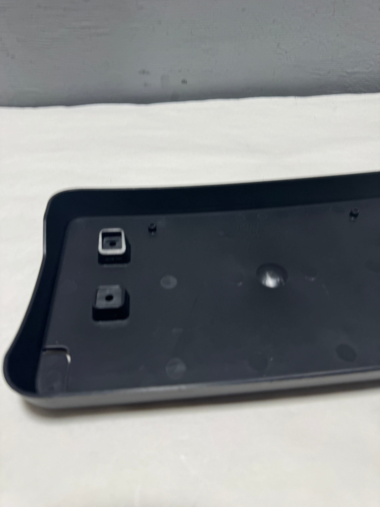 68288477AA 2019-2022 Jeep Cherokee Trailhawk Front License Plate Bracket OEM