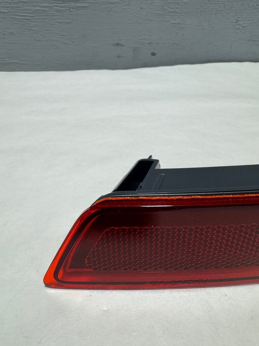 2019-2023 Jeep Cherokee Bumper Reflector Rear Passenger Side OEM