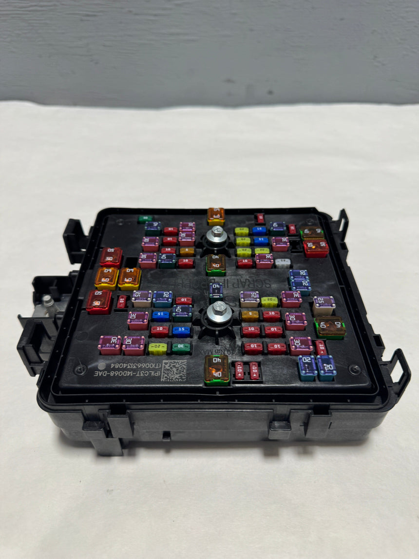 2020-2021 Ford F-250 F-350 6.7 Diesel Engine Fuse Panel Relay Box Under Hood OEM