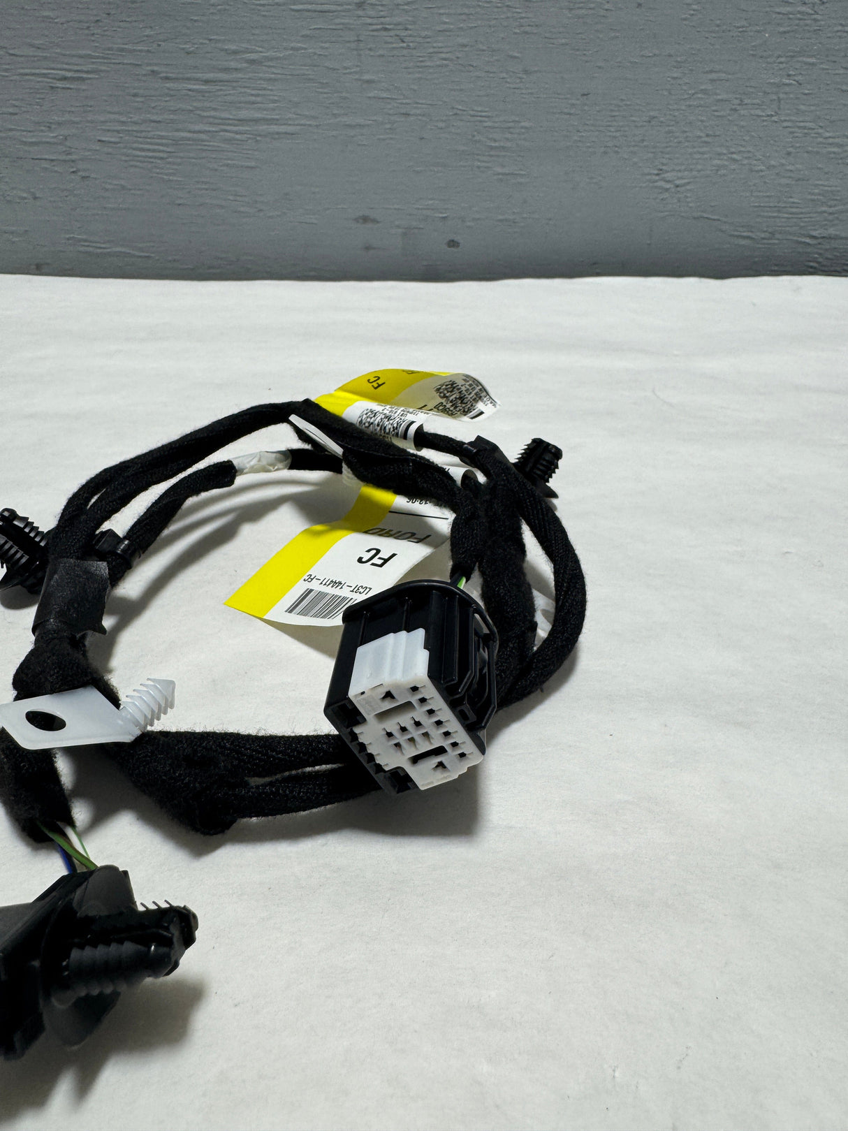 LC3Z-14A411-E 2020-2022 Ford F-250 F-350 Crew Cab Upper Rear Cab Camera Wire Harness