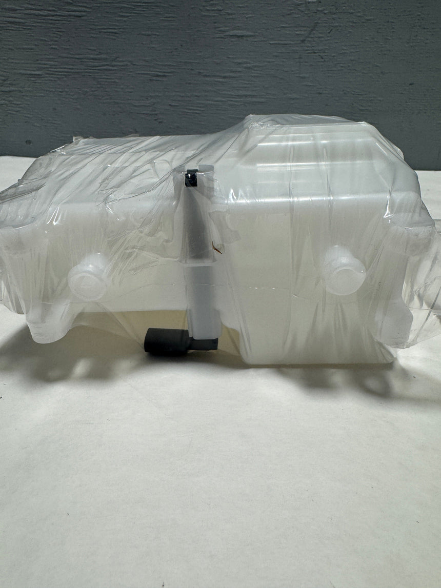 2020-2022 Silverado Sierra 2500 3500 6.6 Diesel Brake Master Cylinder Reservoir OEM