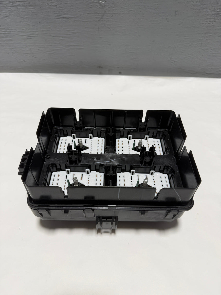 2020-2023 Silverado Sierra 6.6 Duramax Underhood Fuse Block Genuine OEM