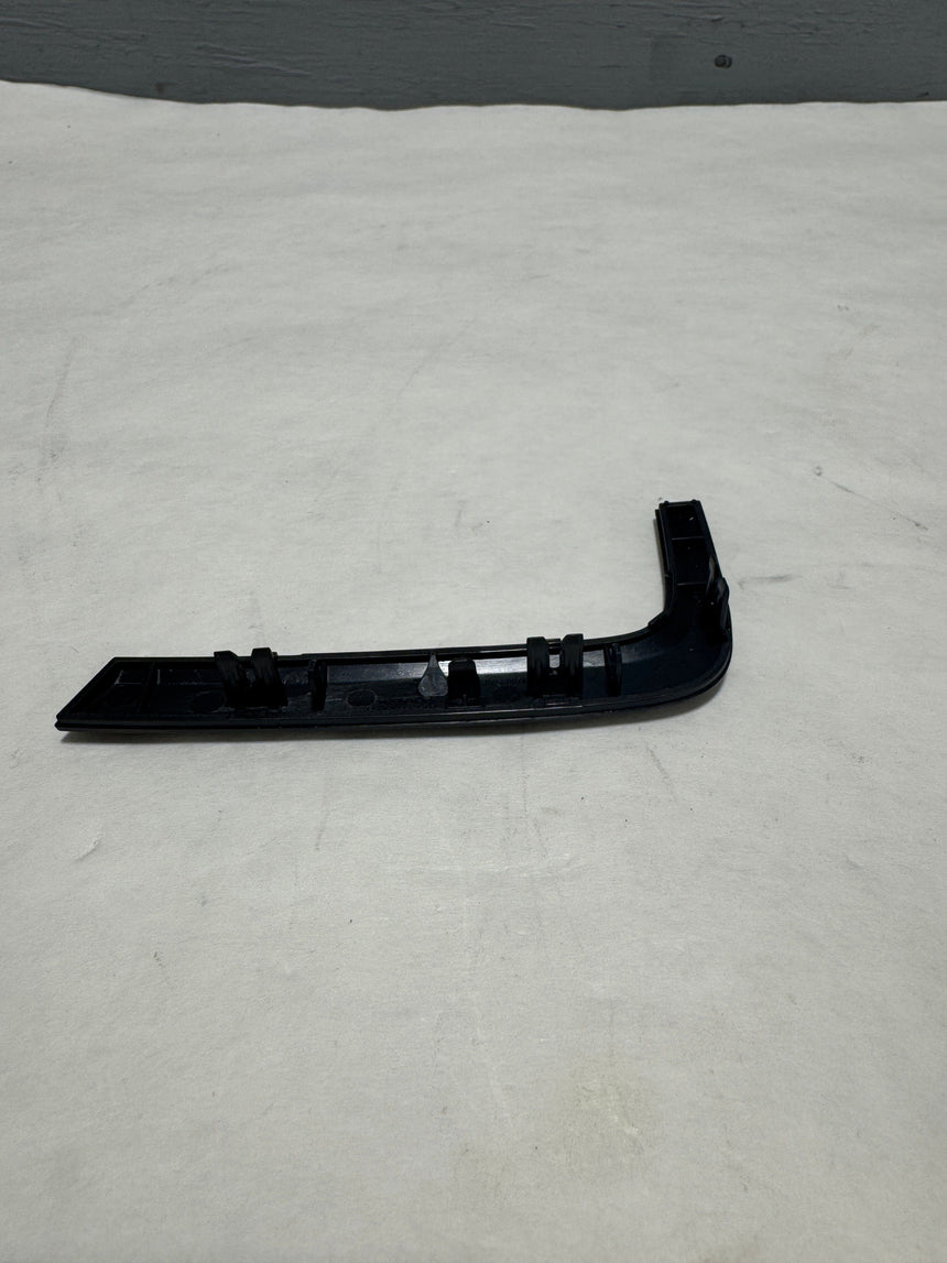 2020-2023 Silverado Sierra Black Passenger Side Roof Console Lamp Side Trim Plate OEM