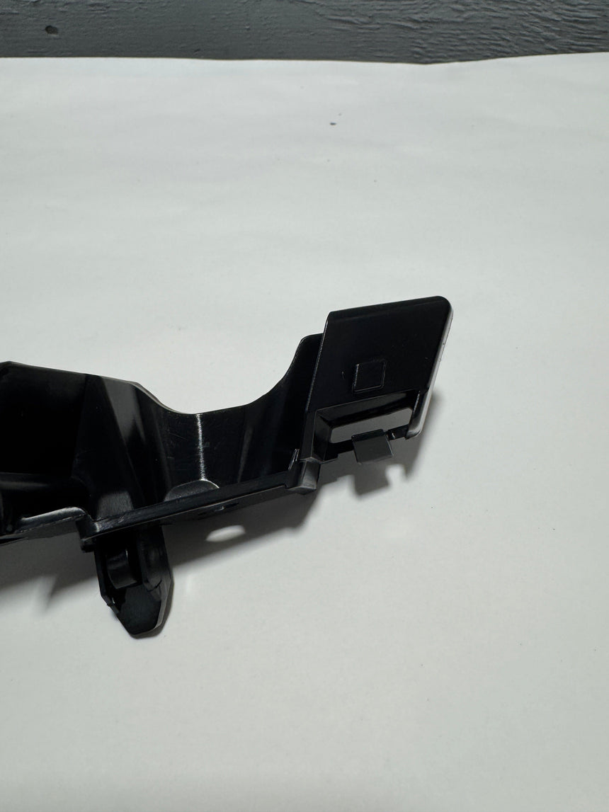 2020-2024 Silverado 2500 3500 Drivers Side Front Bumper Guide For Non LED Headlights Only