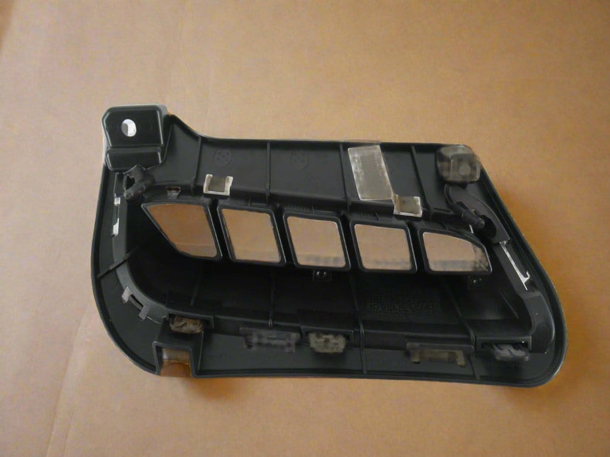 2021-2022 Kia Telluride Nightfall Edition Passenger Side Front Outer Grille