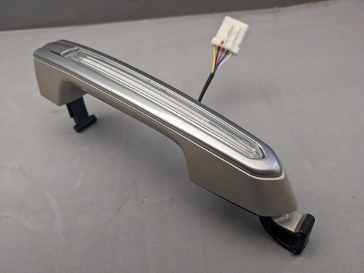 13509685 Cadillac ATS CTS  XT4 XT5 XTS Lighted Exterior Front Door Handle Unpainted OEM Fits Either Side