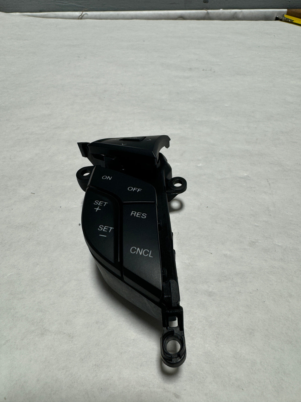 DG9Z-9C888-AD Ford Fusion or Edge Steering Wheel Right Side Cruise Control Switch OEM