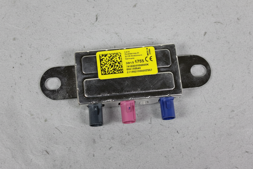 2019 Cadillac XT5 OEM Navigation Satellite Radio Splitter