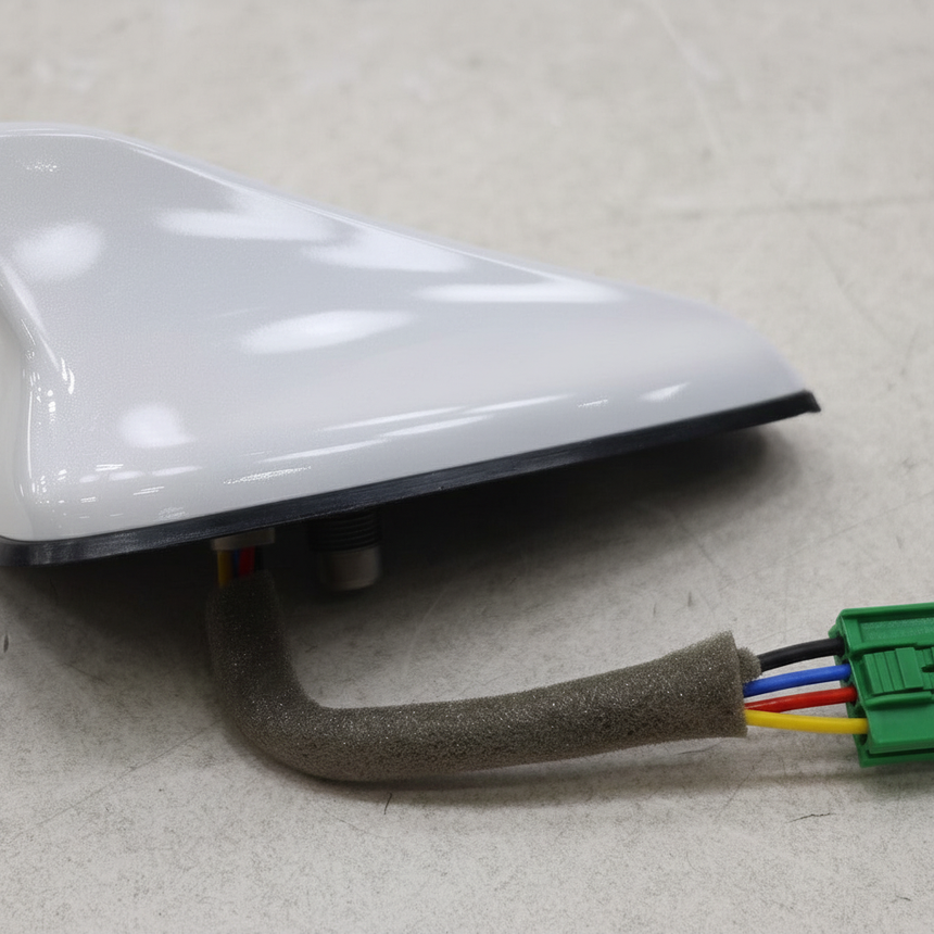 Roof Shark Fin Antenna - Middle Detail 1