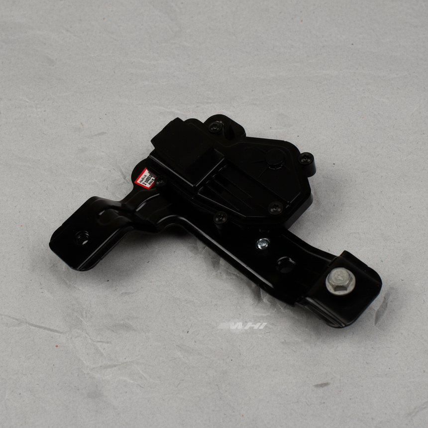 Macro Middle - Tailgate Lock Solenoid
