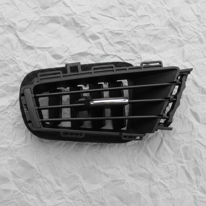 2017-2026 Cadillac XT5 XT6 Passenger Side Instrument Panel Outer Air Outlet Vent OEM – top detail