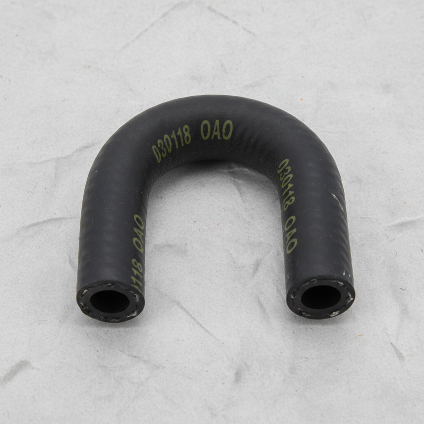 2004-17 Nissan Titan Armada NV2500 NV3500 OEM Throttle Body Cooling Inlet Hose Macro Crop
