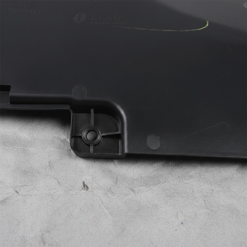 Macro Crop Bottom - Ford Transit Connect Fuse Box