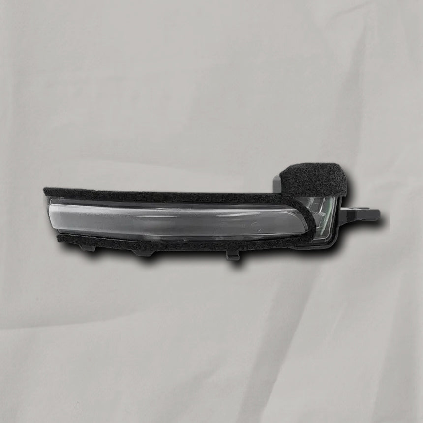 2020-2025 Ford Explorer Passenger Side Fr Turn Signal Light OEM