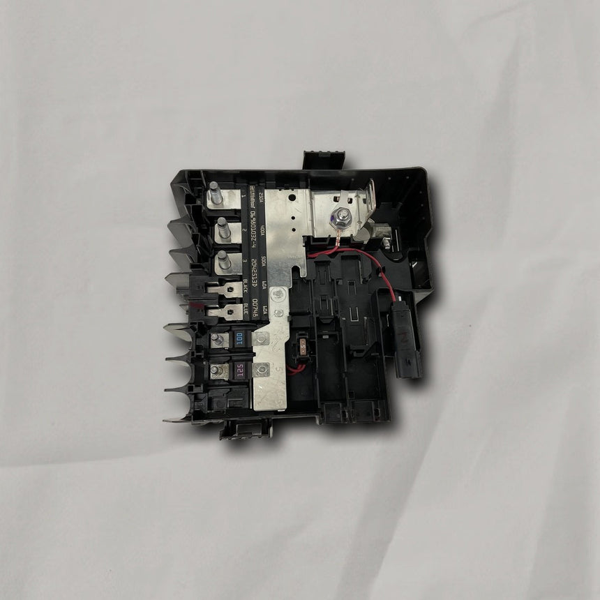 2020-2023 Silverado Sierra 2500 3500 Duramax Battery Fuse Block OEM