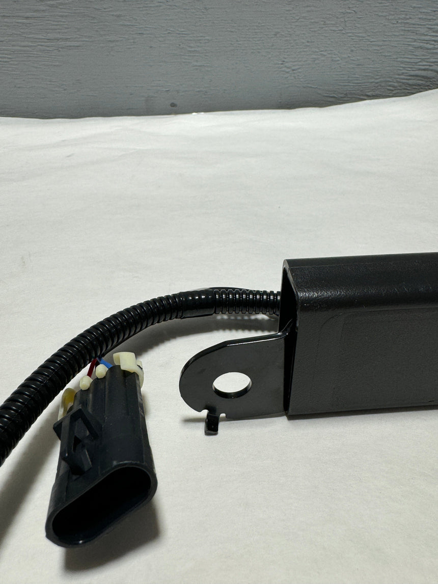 Silverado Sierra Tahoe Yukon Passenger Side Seat Belt Buckle OEM