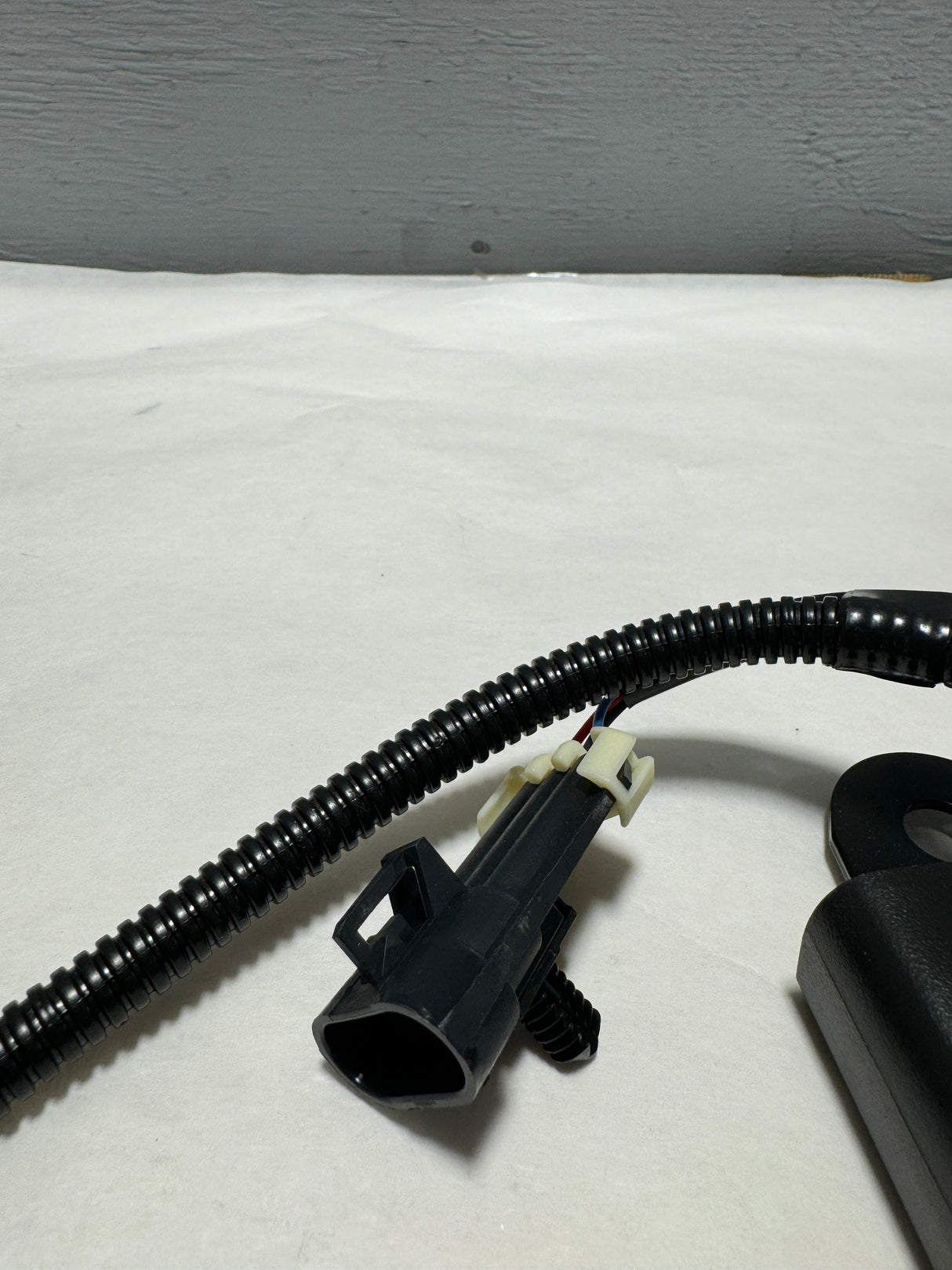 19121541 Silverado Sierra Tahoe Yukon Passenger Side Seat Belt Buckle OEM