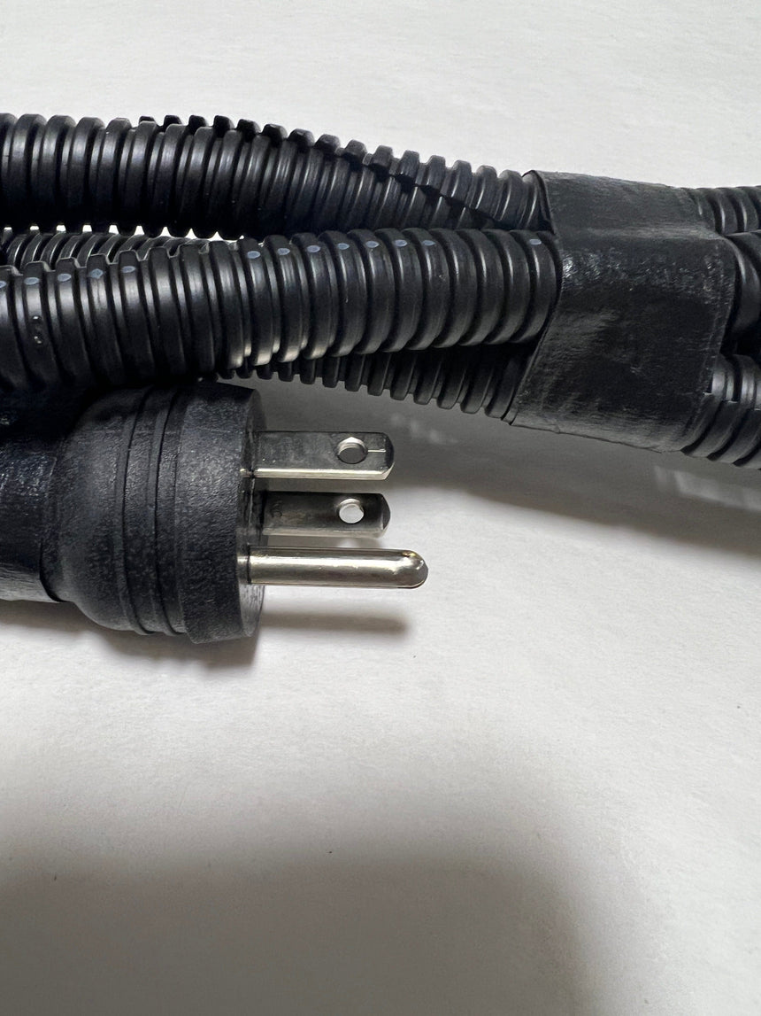 2017 Ford F-150 With 5.0 Engine Cord and Plug For Engine Block Heater.