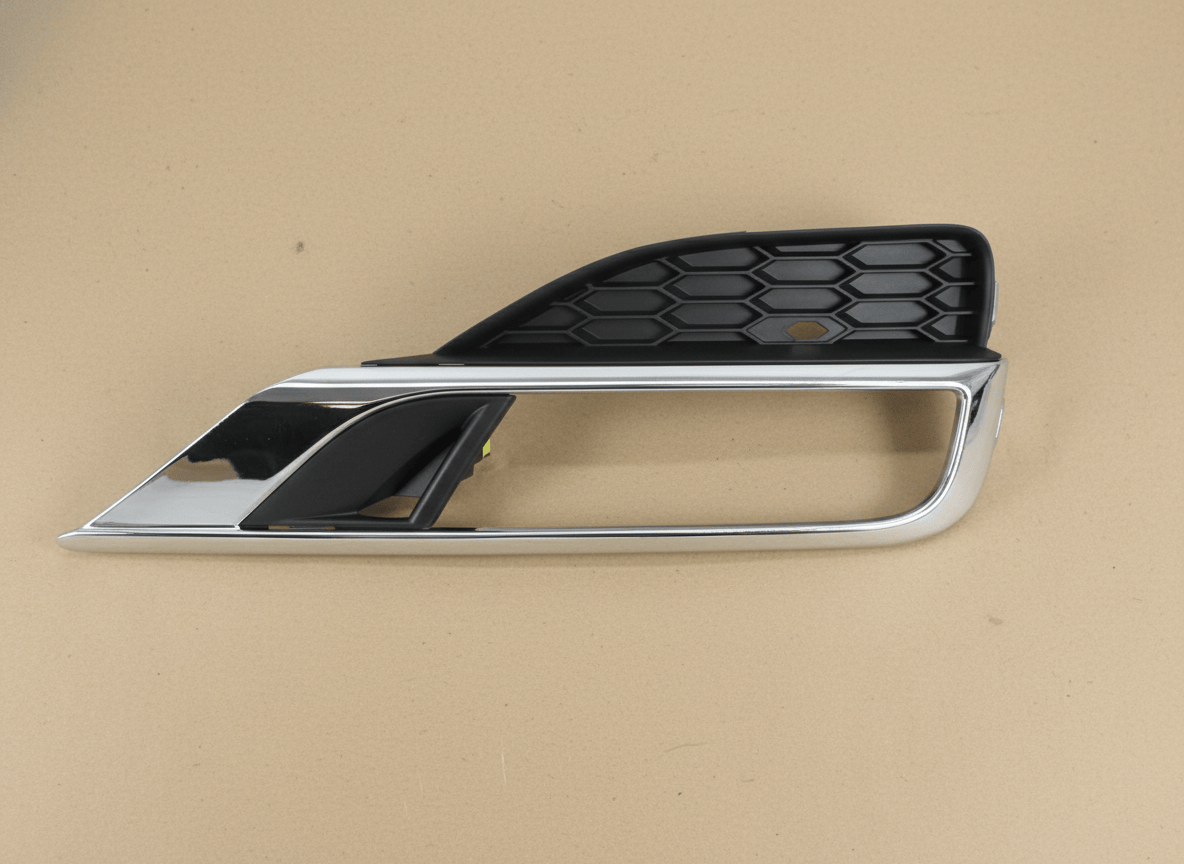 71108-T1W-A00 15-16 CR-V OEM Genuine Driver Side Fog Light Bezel Garnish