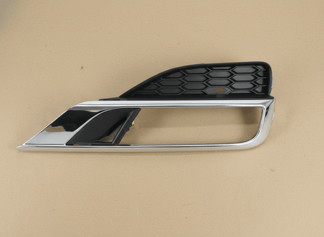 71108-T1W-A00 15-16 CR-V OEM Genuine Driver Side Fog Light Bezel Garnish