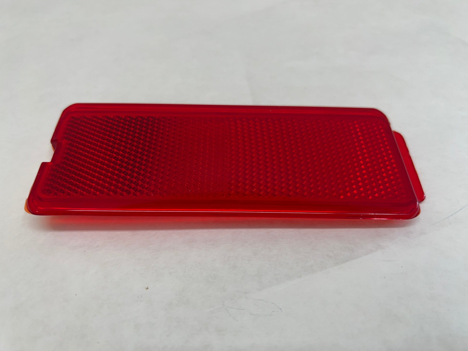 CL-0723-F81Z-2523820-AA-D22 1999-2007 Ford -F250 -F350 Front or Rear Door Red Reflector F81Z-2523820-AA