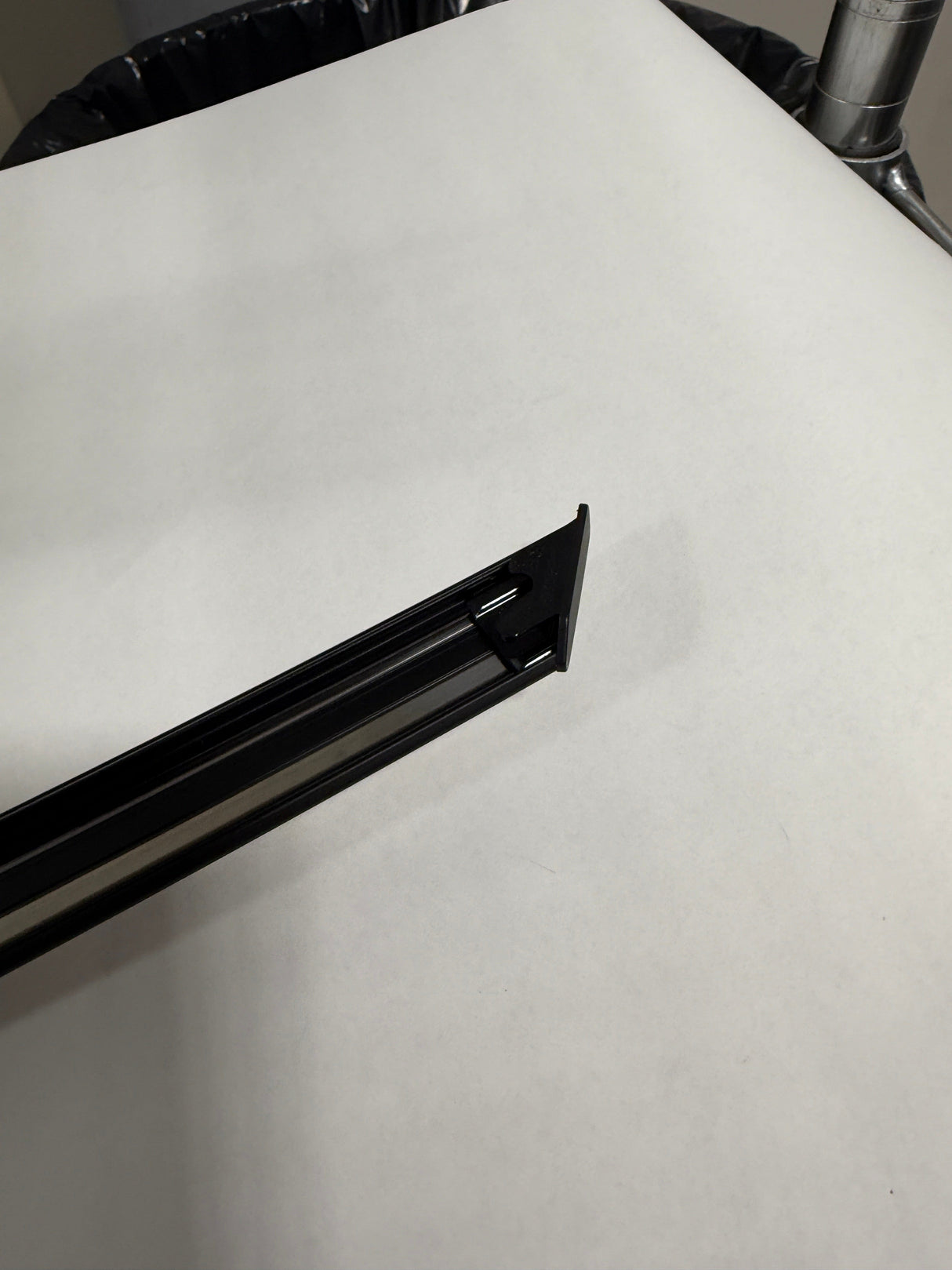 CL0925-61186AN00A-F13 20-25 Subaru Legacy/Outback Pass Side Front Door Sash Molding OEM