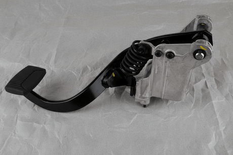 2000-2003 Ford Super Duty Clutch Pedal & Bracket Genuine OEM