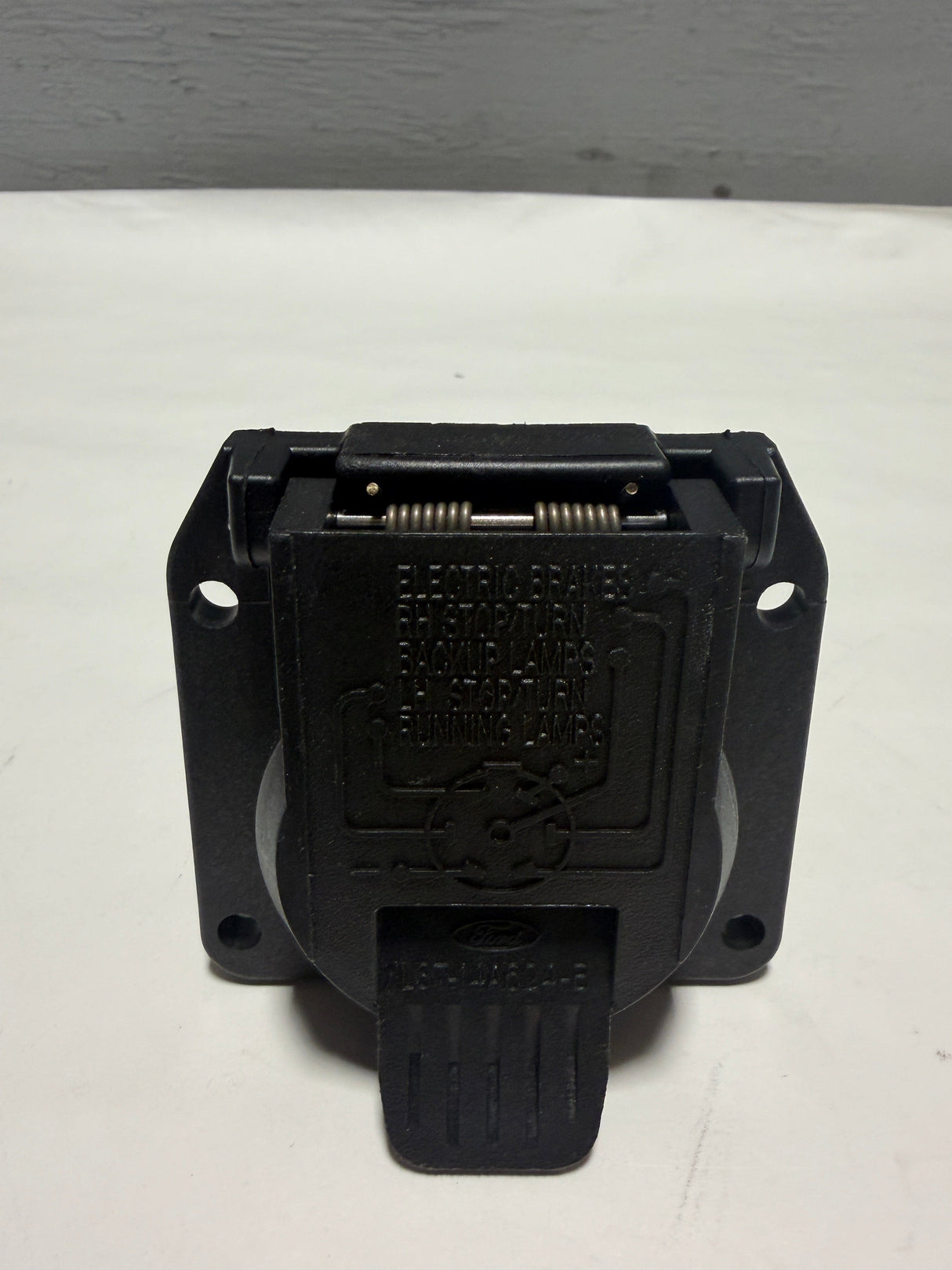 XL3Z-14489-BA 2004-2019 Ford F-150 Explorer Flex 7-Pin Trailer Wiring Connector Genuine OEM