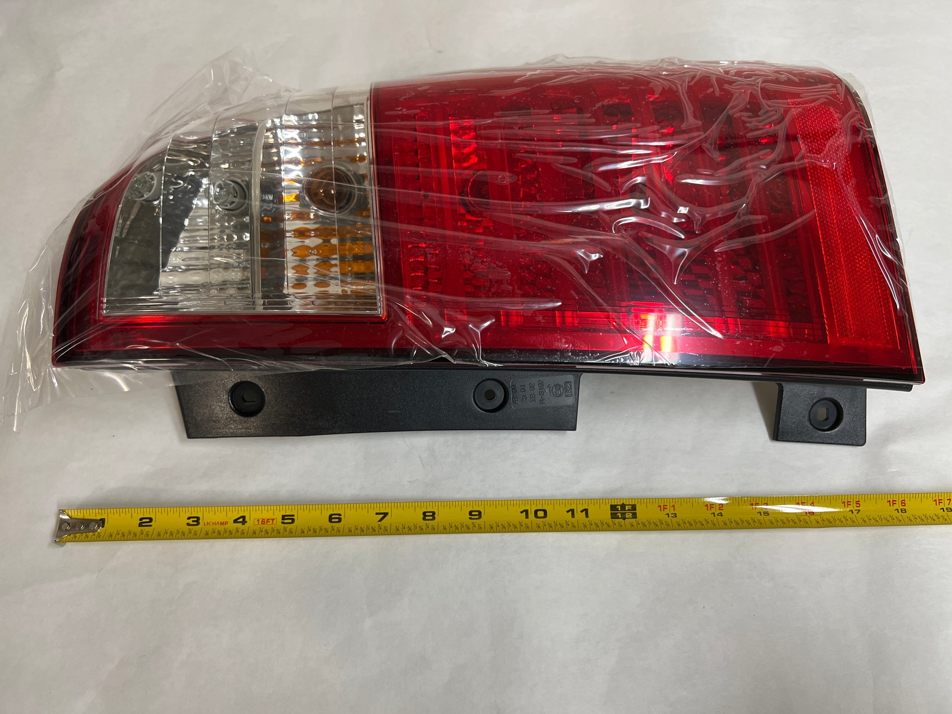 CL-0623-92402-4D020-K3 2006-2009 Kia Sedona New OEM Passenger Side Tail Light 92402-4D020