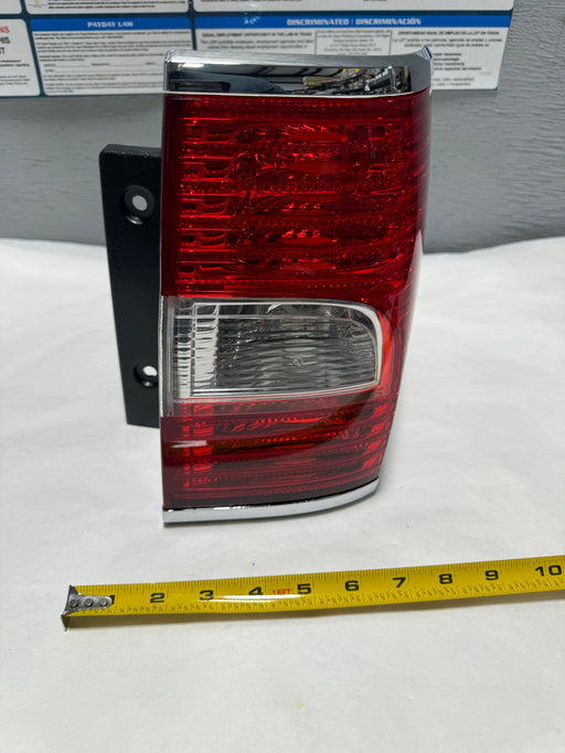 8L7Z-13404-A 2007-2014 Lincoln Navigator Passenger Side Outer Corner Tail Light OEM